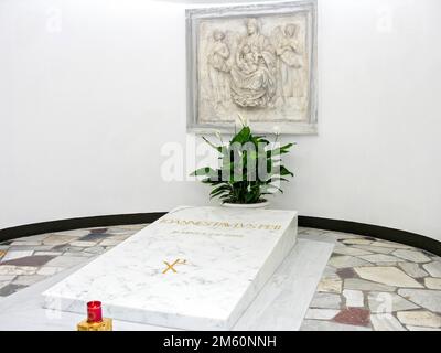 Grab von Papst Johannes Paul II. Karol Jozef Wojtyla im Petersdom, Petersdom, Vatikan, Rom, Latium, Italien Stockfoto