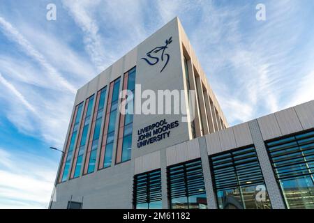 Liverpool, Vereinigtes Königreich: John Moores University Student Life Building, Copperas Hill. Ein Ort für Einzel- und Gruppenstudien und Sozialisin Stockfoto