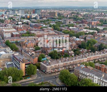 Liverpool, Vereinigtes Königreich: Das Wissensviertel der Stadt aus der Vogelperspektive, einschließlich der Canning Street im Vordergrund des Dorfes Paddington im d Stockfoto