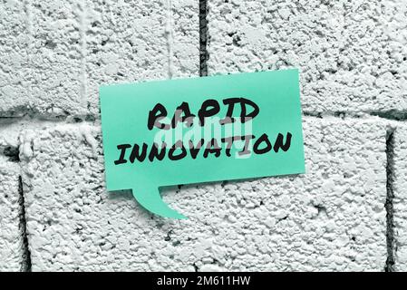 Textunterschrift für schnelle Innovationen. Konzept, das charakteristisch für eine Website ist, die Suchmaschinenalgorithmen verwendet Stockfoto