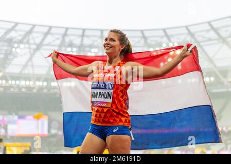 Marlou van Rhijn feiert den Gewinn von T44 200m Gold bei den Para Athletics World Championships 2017 im London Stadium, Großbritannien. Holländische Flagge. Klingenbabe Stockfoto