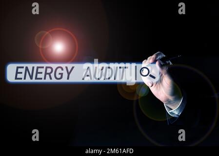 Inspiration mit dem Schild „Energy Audit“. Bewertung des Energiebedarfs und der Effizienz eines Gebäudes nach dem Geschäftskonzept Stockfoto