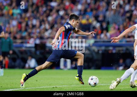 BARCELONA – Okt 13: Pedri in Aktion während des Champions League-Spiels zwischen dem FC Barcelona und dem FC Internazionale im Spotify Camp Nou Stadium auf OC Stockfoto