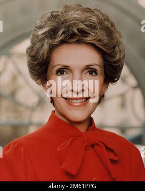 Das offizielle Porträt von First Lady Mrs. Nancy Reagan, 1983 Stockfoto