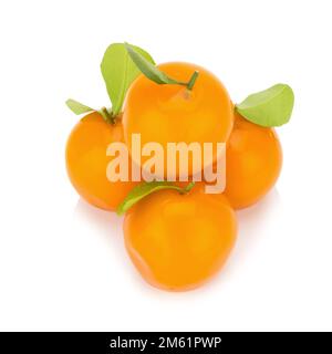 Dessert Orange. von thailand zu entfernende Imitationen von Früchten. Handgefertigt. Kleine Orange. Isoliert auf weißem Hintergrund. Stockfoto