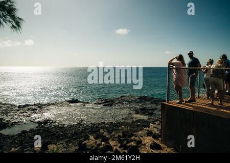 Spouting Horn liegt vor der Südküste von Kauai im Bezirk Koloa. Hochwertiges Foto Stockfoto