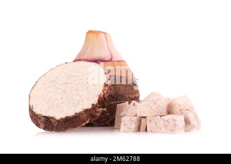 taro auf weißem Hintergrund. Stockfoto