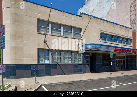 Das Galleyway Theatre wurde 1941 als Greyhound-Busbahnhof erbaut. Das Gebäude wurde 1979 zur Polizeistation. Das Galleyway Theatre übernahm 2001 die Führung. Stockfoto