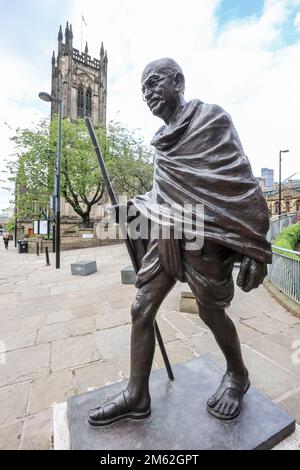 Mahatma Gandhi, Statue,Manchester,Stadt,in,AT,Stadtzentrum,Zentrum,Nordwesten,England,Nordwestengland,Englisch,Englische Stadt,Levelling Up,Greater Manchester, GB,Großbritannien,Großbritannien,Großbritannien,Großbritannien,Großbritannien,Großbritannien,Großbritannien,Großbritannien,Großbritannien,englische Stadt, Stockfoto