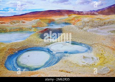 Geysire in Bolivien, altiplano, bolivianische Anden in der Nähe von Atacama in Chile Stockfoto