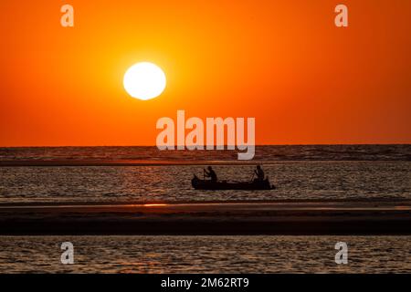 Sonnenuntergang am Morondava Beach, Madagaskar, Afrika Stockfoto