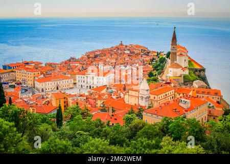 Über der mittelalterlichen Altstadt von Piran, slowenische riviera Stockfoto