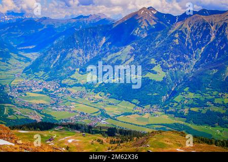 Tirol-Stubnerkogel-alpen über Bad Gastein und hohe Tauern-Range, Österreich Stockfoto