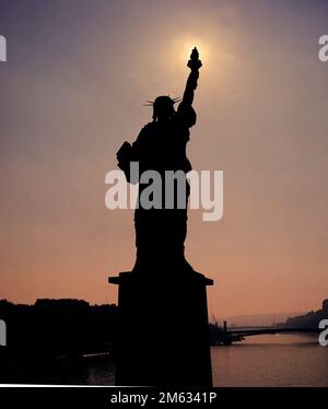 ESTATUA DE LA LIBERTAD - FOTO AÑOS 60. Lage: AUSSEN. Frankreich. Stockfoto