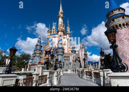 Orlando, FL, USA - November 5 2022 : Magic Kingdom Park. Die Walt Disney World 50. Jubiläumsfeier. Stockfoto