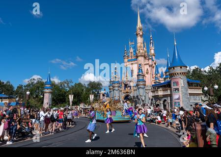 Orlando, FL, USA - November 5 2022 : Magic Kingdom Park. Die Walt Disney World 50. Jubiläumsfeier. Stockfoto