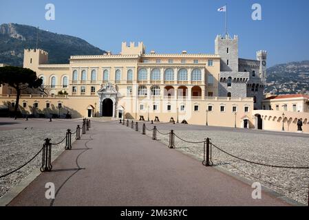 Das Fürstentum Monaco ist ein kleiner unabhängiger Staat, der Prinzpalast ist der Ort der Regierung, der vom Prinz Albert II. Verwaltet wird Stockfoto