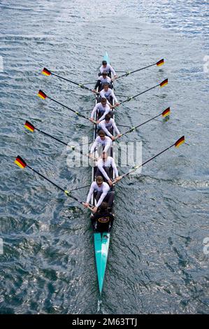 ARCHIVFOTO: Filip ADAMSKI wird am 5. Januar 2023, dem Achten Deutschland, 40 Jahre alt, von vorne bis hinten. Steuermann Martin SAUER, Schlagmann Kristof WILKE, Florian MENNINGER, Lukas MÜLLER (M??LLER), Richard SCHMIDT, Eric JOHANNESEN, Maximilian REINELT, Filip ADAMSKI, Andreas KUFFNER, Action, Aufrechtes Format, Ruderpräsentation / Präsentation der Deutschen Achten 2012, am 19.04.2012 in Dortmund / Deutschland? Stockfoto