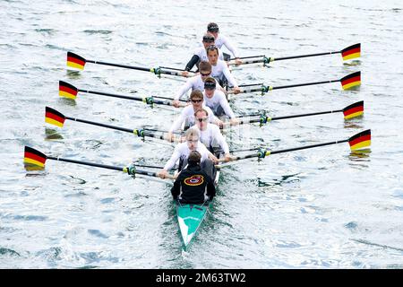 ARCHIVFOTO: Filip ADAMSKI wird am 5. Januar 2023 40, Deutschland acht, links nach rechts Steuermann Martin SAUER, Schlagmann Kristof WILKE, Florian MENNINGER, Lukas MÜLLER (M??LLER), Richard SCHMIDT, Eric JOHANNESEN, Maximilian REINELT, Filip ADAMSKI, Andreas KUFFNER, ganze Figur, Querformat, Action, Ruderpräsentation / Präsentation der Deutschen Achten 2012 am 19. April 2012 in Dortmund / Deutschland? Stockfoto