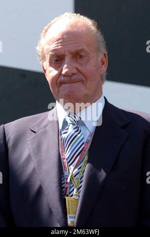 ARCHIVFOTO: Der spanische König JUAN CARLOS feiert seinen 85. Geburtstag am 5. Januar 2023, König Juan Carlos von Spanien auf der Formel-1-GP Spaniens in Barcelona, 08.05.2005 ?SVEN SIMON, Prinzess-Luise-Str.41#45479 Muelheim/Ruhr#Tel. 0208/9413250#Fax 0208/9413260#Account 1428150 C ommerzbank Essen BLZ 36040039#www.SvenSimon.net#e-mail:SvenSimon@t-online.de. Stockfoto