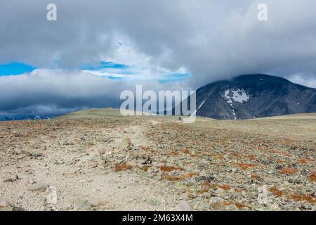 Der Wanderweg über den Besseggen Ridge im Jotunheimen-Nationalpark Stockfoto