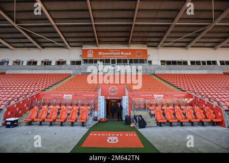 Blackpool, Großbritannien. 02. Januar 2023. Tunnel, Heim- und Auswärtsbänke während des Sky Bet Championship-Spiels Blackpool vs Sunderland in Bloomfield Road, Blackpool, Großbritannien, 1. Januar 2023 (Foto von Mark Cosgrove/News Images) in Blackpool, Großbritannien, am 1./2. Januar 2023. (Foto: Mark Cosgrove/News Images/Sipa USA) Guthaben: SIPA USA/Alamy Live News Stockfoto