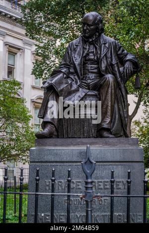 Statue von Horace Greeley im City Hall Park), New York City, USA Stockfoto