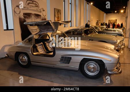 Mercedes 300 SL Gullwing im Automobilmuseum Málaga, Spanien. Stockfoto