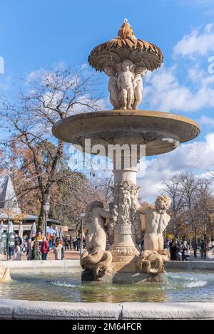 Buen Retiro Park großer öffentlicher Park in Madrid Spanien am 11. Dezember 2022 Stockfoto