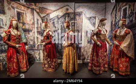 Als eines der führenden Opern- und Balletttheater weltweit ist La Scala das berühmteste Opernhaus in Mailand. Hier vor allem die Museumssammlung Stockfoto