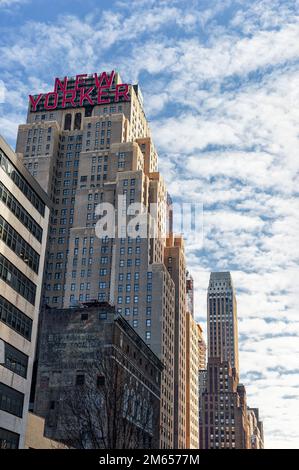 Das New Yorker Hotel auf der 8. Die 1929 erbaute Avenue ist berühmt für ihr Gebäude im Art déco-Stil. NYC, USA Stockfoto