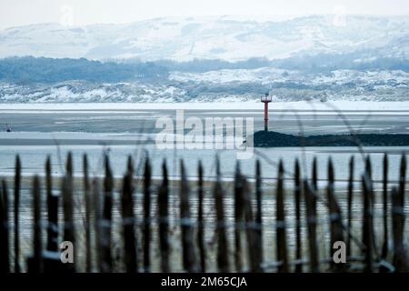 FRA, Frankreich, Le Touquet-Paris-Plage, 11.12.2022: Blick auf die Muendung des Flusses Canche zwischen Le Touquet-Paris-Plage und Etaples im Natursc Stockfoto