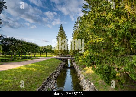 Puschkin, Russland - 12. Juli 2022: Der Blick auf den Katharinenpark in Zarskoye Selo Stockfoto