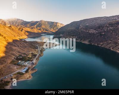 Irganayskoe Reservoir, Dorf Shamilkal. Attraktionen von Dagestan. Stockfoto