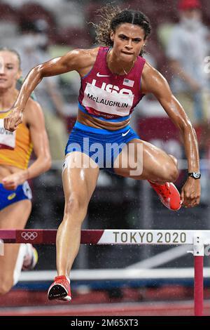 Sydney McLaughlin (USA) nimmt bei den Olympischen Sommerspielen 2020 (2021) in Tokio, Japan, an den 400-Meter-Hürden-Halbfinalen der Frauen Teil Stockfoto