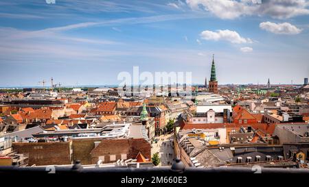 Das herrliche Stadtbild von Kopenhagen, der Hauptstadt Dänemarks an einem hellen, sonnigen Tag Stockfoto