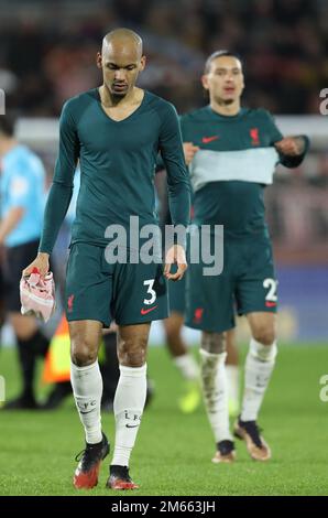 London, Großbritannien. 2. Januar 2023. Fabinho aus Liverpool wurde während des Premier League-Spiels im GTECH Community Stadium in London abgewiesen. Das Bild sollte lauten: Paul Terry/Sportimage Credit: Sportimage/Alamy Live News Stockfoto