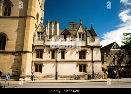 Magdalene College mit Maskarons auf der Attika, Oxford University, Oxford, England. Stockfoto