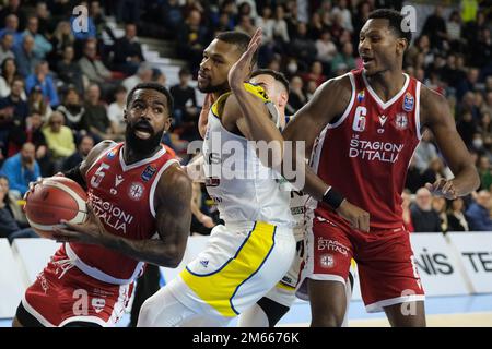 Palaolimpia, Verona, Italien, 02. Januar 2023, Corey Davis Jr - Pallacanestro Trieste während Tezenis Verona gegen Pallacanestro Trieste - Italienischer Basketball A-Serie Championship Stockfoto