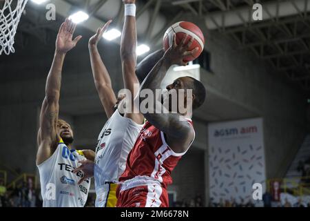 Palaolimpia, Verona, Italien, 02. Januar 2023, Frank Gaines - Pallacanestro Triest während Tezenis Verona gegen Pallacanestro Trieste - Italienischer Basketball A-Serie Championship Stockfoto