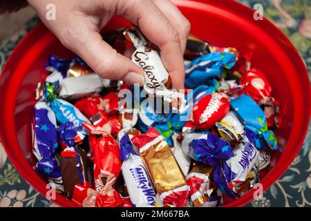 Gib mir die Schokoladenschachtel. Stockfoto