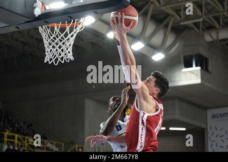 Palaolimpia, Verona, Italien, 02. Januar 2023, ARIC Holman - Tezenis Verona während Tezenis Verona gegen Pallacanestro Triest - Italienischer Basketball A Series Championship Stockfoto