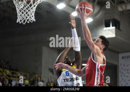 Palaolimpia, Verona, Italien, 02. Januar 2023, ARIC Holman - Tezenis Verona während Tezenis Verona gegen Pallacanestro Triest - Italienischer Basketball A Series Championship Stockfoto