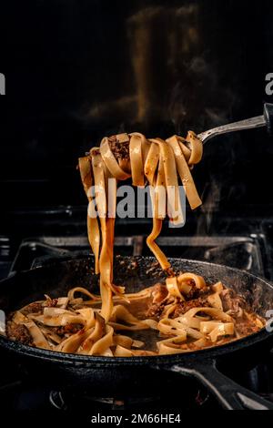 Tagliatelle Past und Ragu Stockfoto