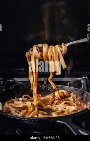 Tagliatelle Past und Ragu Stockfoto