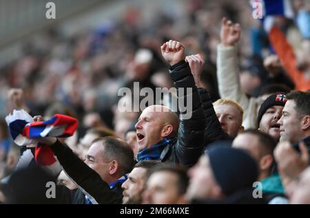 Glasgow, Großbritannien. 2. Januar 2023. Rangers-Fans während des Cinch-Premiership-Spiels im Ibrox Stadium, Glasgow. Der Bildausdruck sollte lauten: Neil Hanna/Sportimage Credit: Sportimage/Alamy Live News Stockfoto