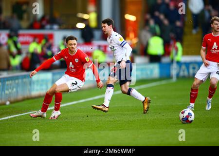 Oakwell Stadium, Barnsley, England - 2. Januar 2023 Jordan Williams (2) of Barnsley - während des Spiels Barnsley V Bolton Wanderers, Sky Bet League One, 2022/23, Oakwell Stadium, Barnsley, England - 2. Januar 2023 Guthaben: Arthur Haigh/WhiteRosePhotos/Alamy Live News Stockfoto