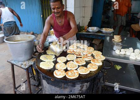 Roti/Paratha-Brot in einem kleinen Restaurant in Madurai, Tamil Nadu, Indien. Stockfoto