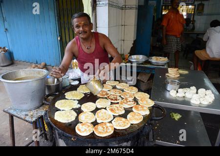 Roti/Paratha-Brot in einem kleinen Restaurant in Madurai, Tamil Nadu, Indien. Stockfoto