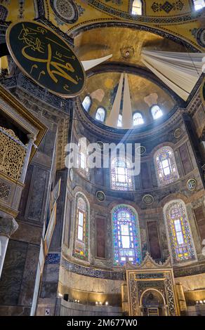 Das Innere der Hagia-Sophia-Moschee und der historischen byzantinischen Kirche in Istanbul Türkei am 10. September 2022 Stockfoto